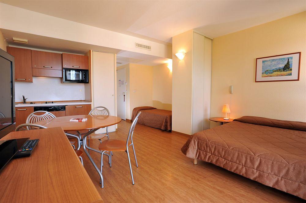 Inter-Hotel Sea Side Park Villeneuve-Loubet Buitenkant foto