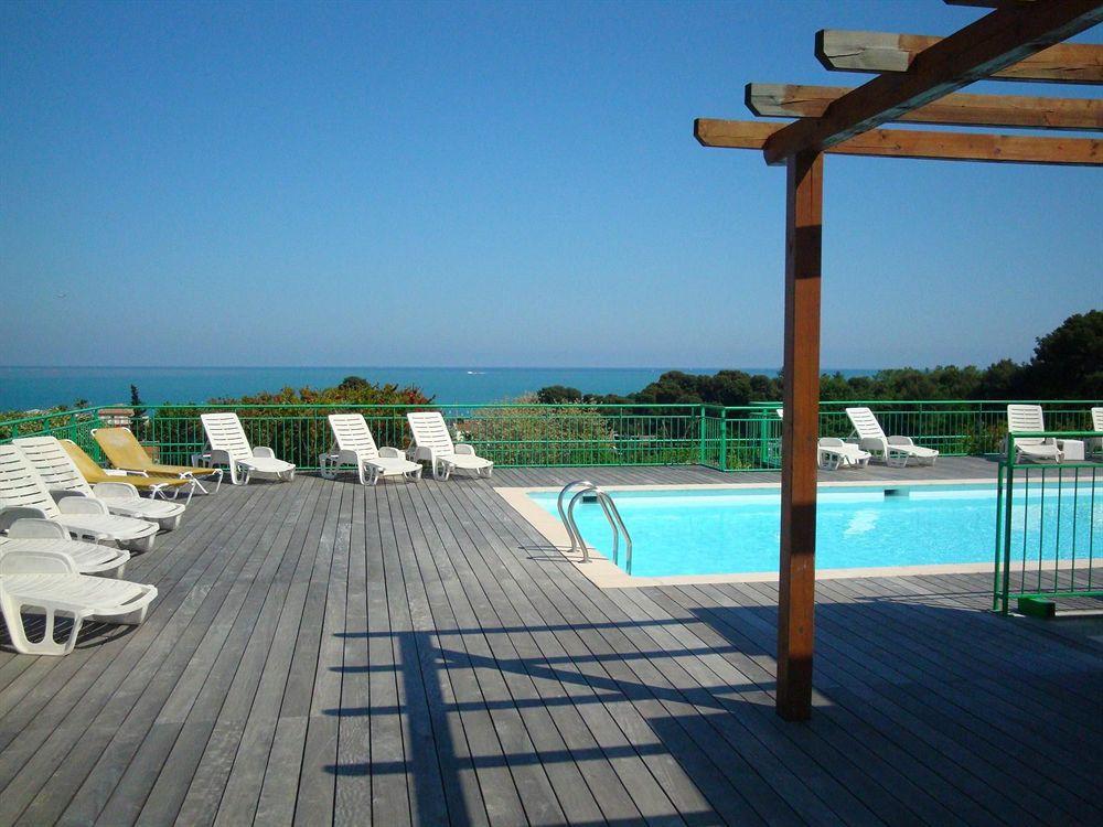 Inter-Hotel Sea Side Park Villeneuve-Loubet Buitenkant foto