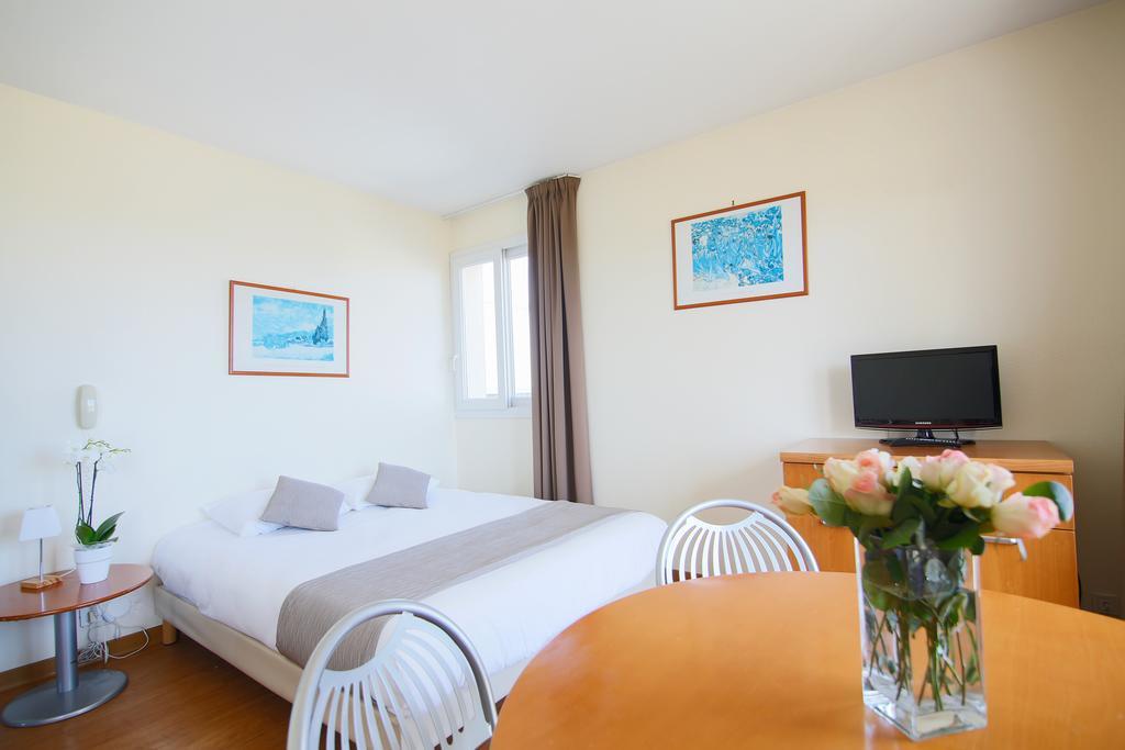 Inter-Hotel Sea Side Park Villeneuve-Loubet Buitenkant foto