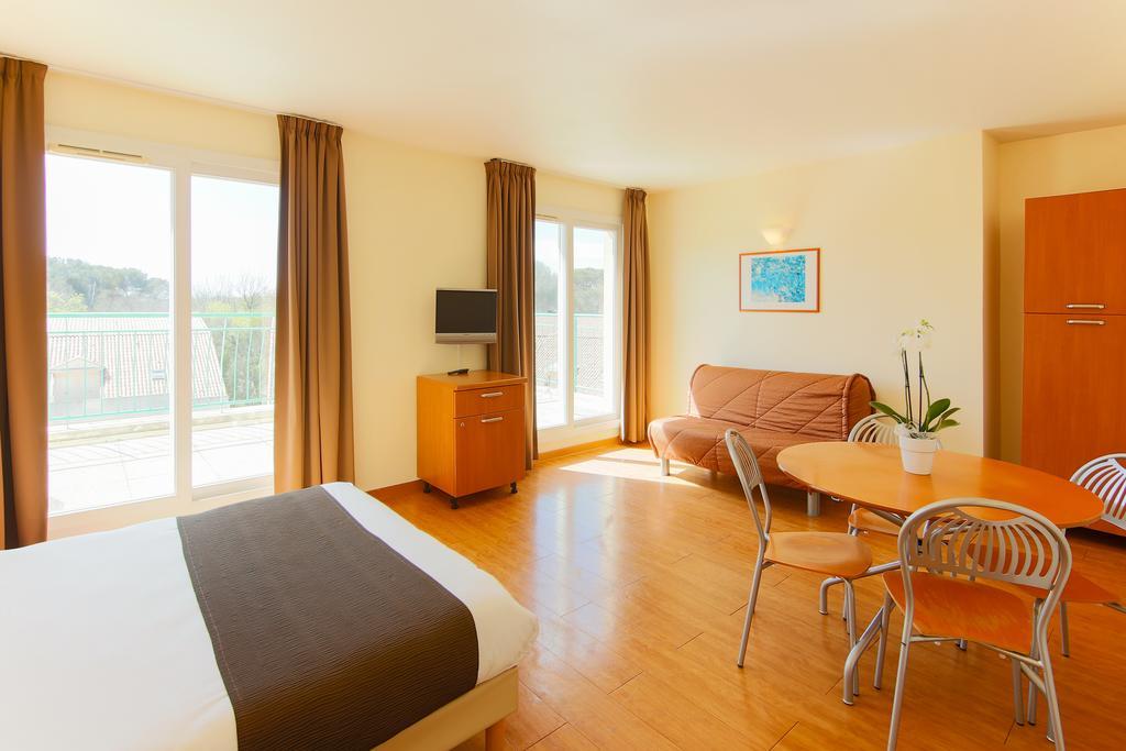 Inter-Hotel Sea Side Park Villeneuve-Loubet Buitenkant foto